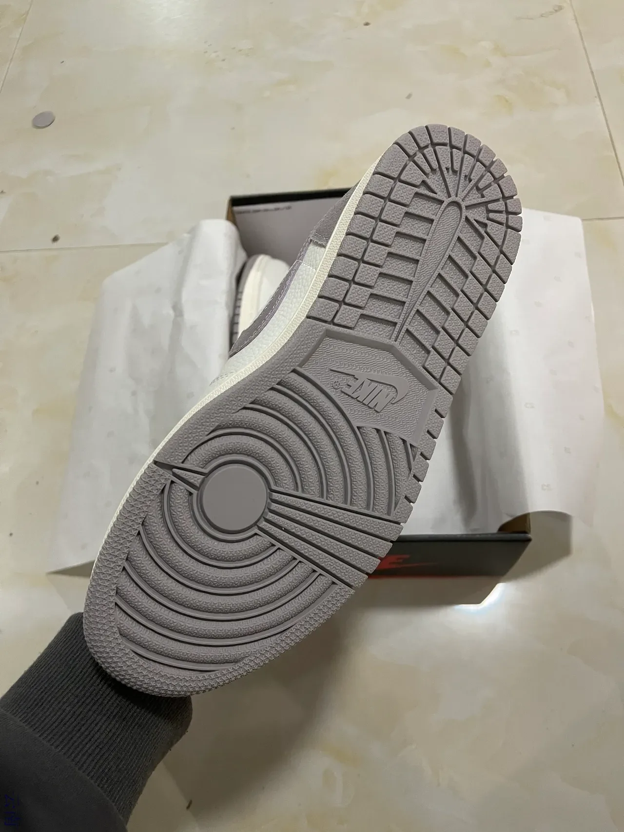 Nike White Gray Low-Top Cupsole Lifestyle Sneakers 5