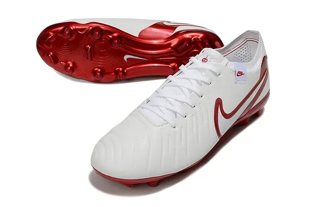 Nike Chaussures de Football Blanc et Rouge Bas Botin Avec Détails Métalliques Brillants pour Terrain Firme 9