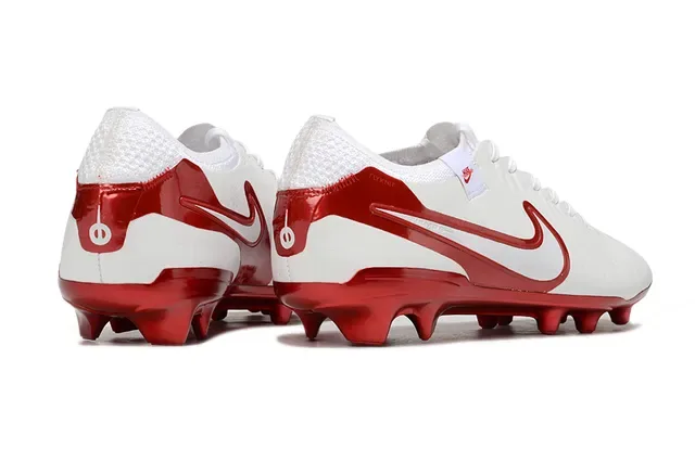 Nike Chaussures de Football Blanc et Rouge Bas Botin Avec Détails Métalliques Brillants pour Terrain Firme 10