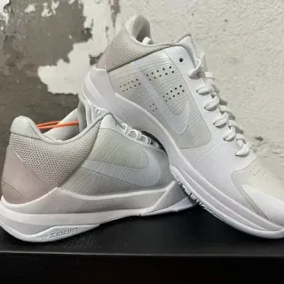 Nike Zoom Kobe IV فضي أبيض حذاء أسلوب حياة