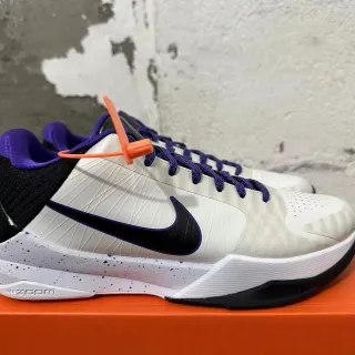 Nike Zoom Kobe IV सफेद बैंगनी बास्केटबॉल जूते