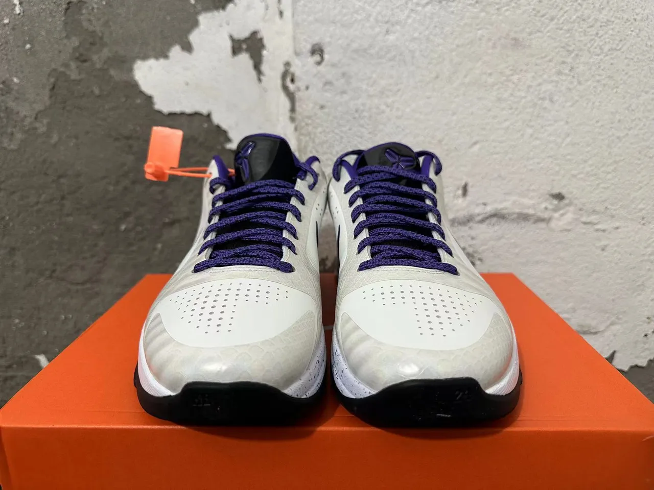 Nike Zoom Kobe IV Blanco Morado Zapatos de Baloncesto 4