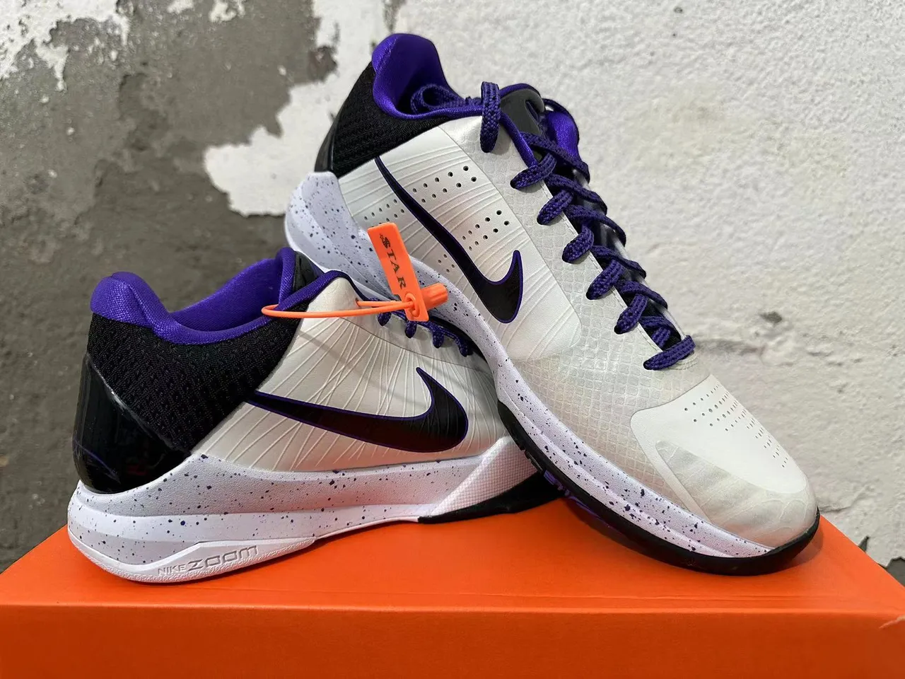 Nike Zoom Kobe IV Blanco Morado Zapatos de Baloncesto 5