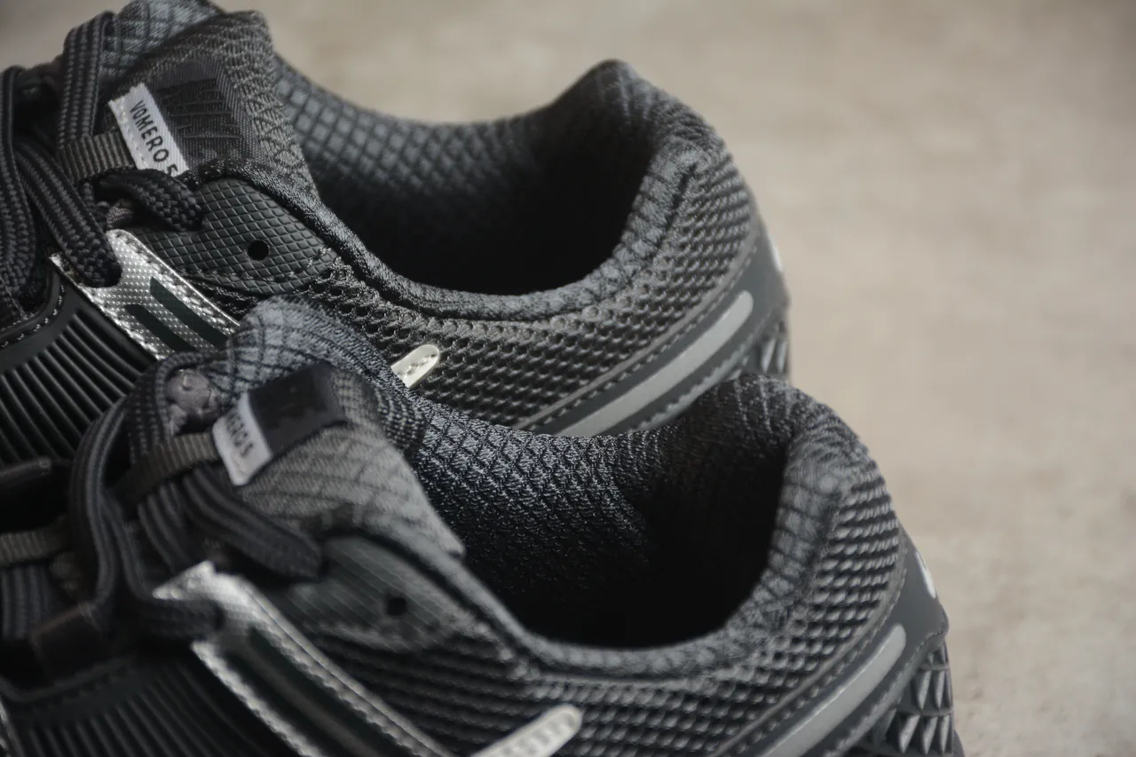 Nike Zoom Vomero 5 Black Gray Silver Running Shoes 5