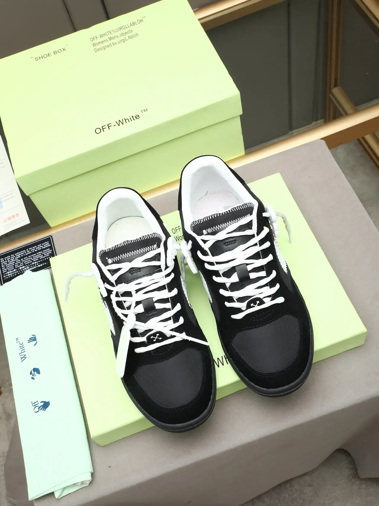 أحذية Off-White الرياضية السوداء دي كونستركتد الصناعية 2