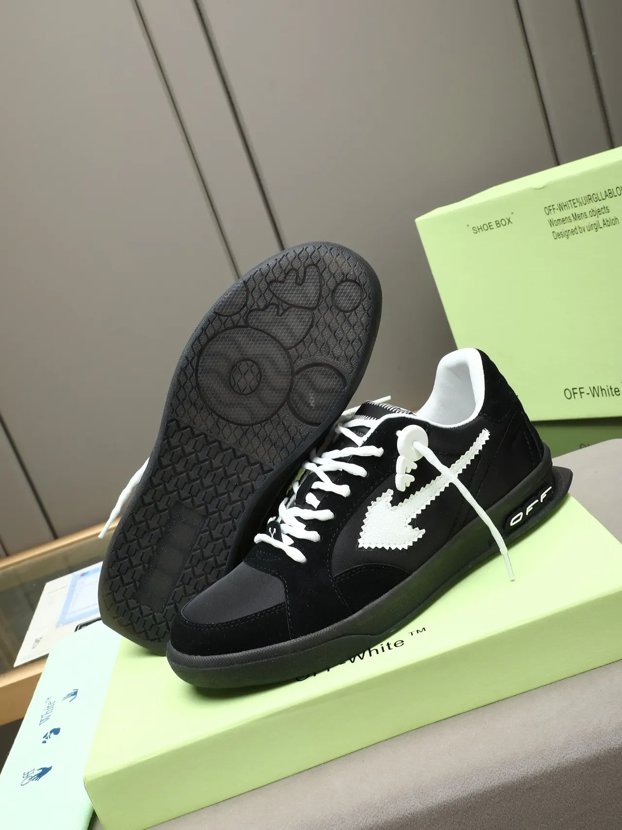 أحذية Off-White الرياضية السوداء دي كونستركتد الصناعية 4