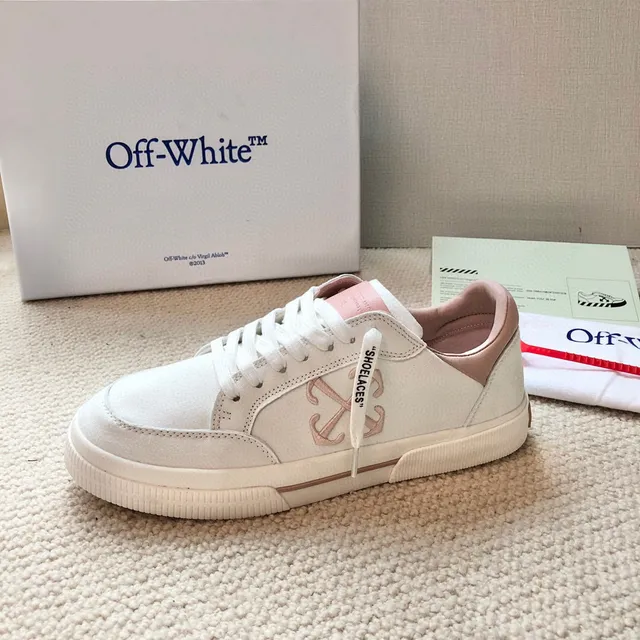 Off-White 粉色帆布鞋面点缀细节生活方式运动鞋 5