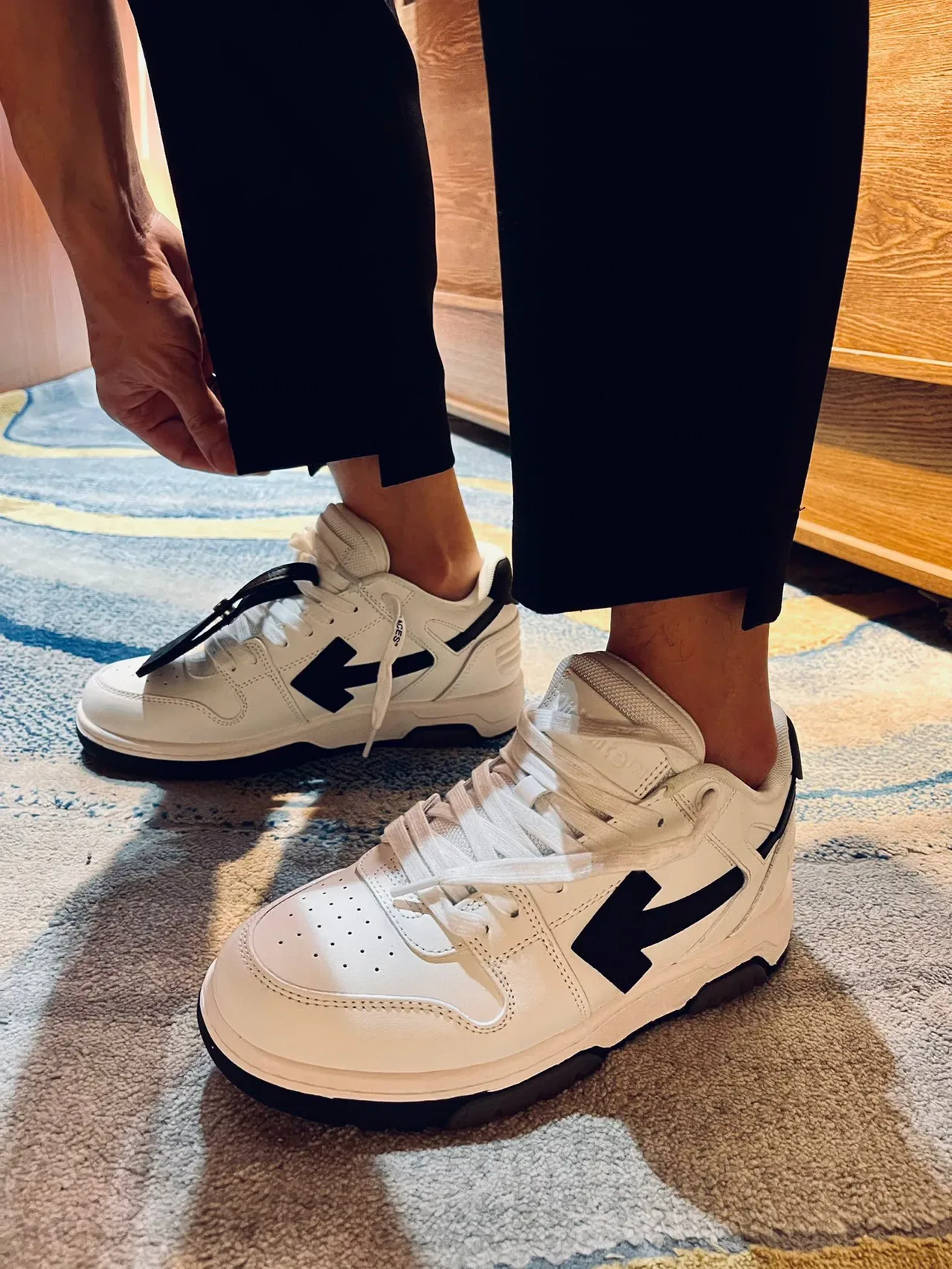 Off-White The Ten Arrow White Black Lifestyle Sneakers 5
