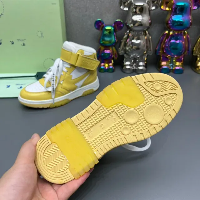 Off-White حذاء رياضي أصفر عالي الارتفاع مع حزام صناعي أسلوب حياة 2
