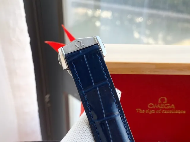 Omega Seamaster Worldtimer গোলাপী সোনা সাদা ডায়াল নীল কুমির স্ট্র্যাপ মেকানিক্যাল ওয়াচ 2