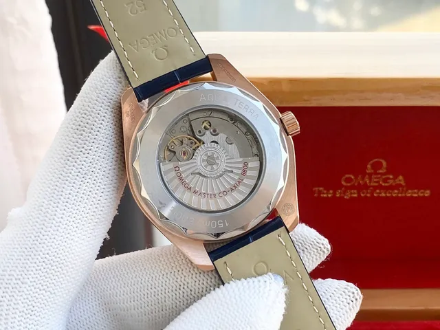 Omega Seamaster Worldtimer গোলাপী সোনা সাদা ডায়াল নীল কুমির স্ট্র্যাপ মেকানিক্যাল ওয়াচ 3