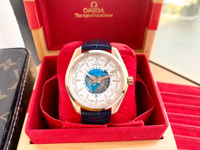 Omega Seamaster Worldtimer গোলাপী সোনা সাদা ডায়াল নীল কুমির স্ট্র্যাপ মেকানিক্যাল ওয়াচ 9