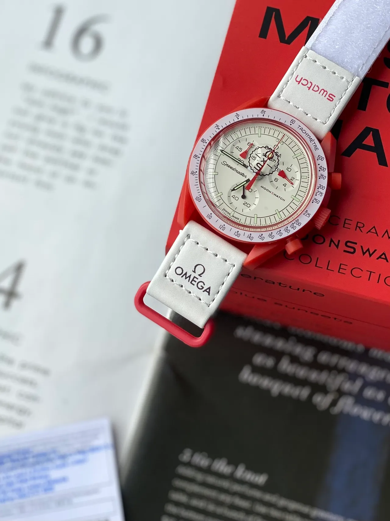 Omega Speedmaster MoonSwatch Rouge et Blanc Montre Mécanique 6