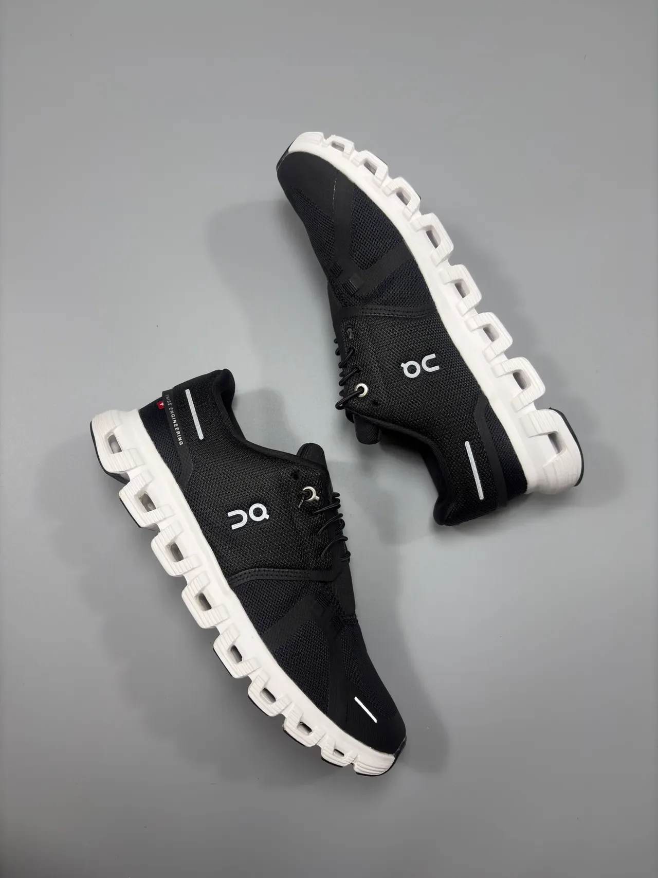 On Preto Branco Superior de Malha Engenheirada Hollowed Cloud-Pod Sola Intermediária Sneakers Lifestyle 6