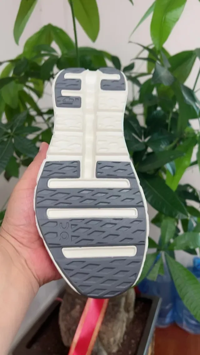 On Cloudmonster Gray and Black Running Shoes 7
