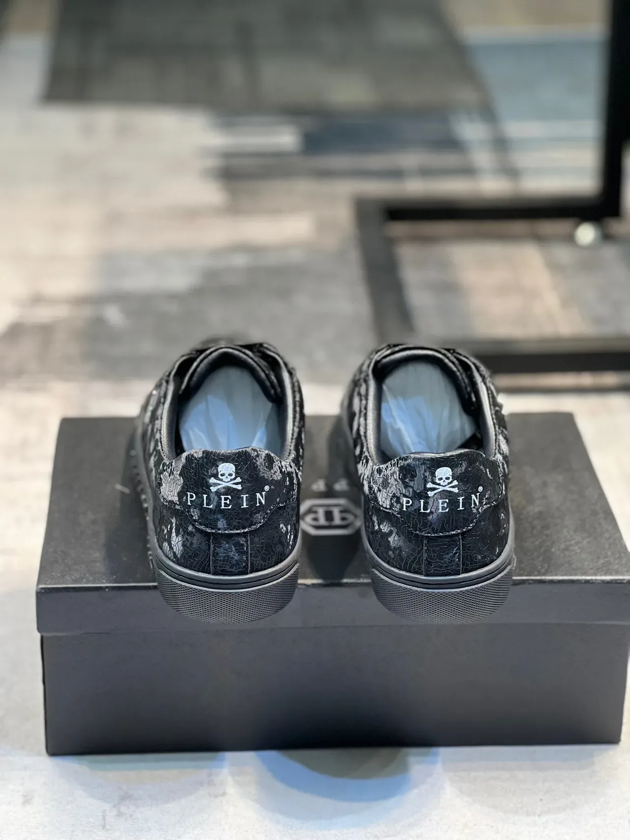 Philipp Plein Black Silver Crackle-Textured Leather Upper Embossed Brand Midsole Lifestyle Sneakers 2
