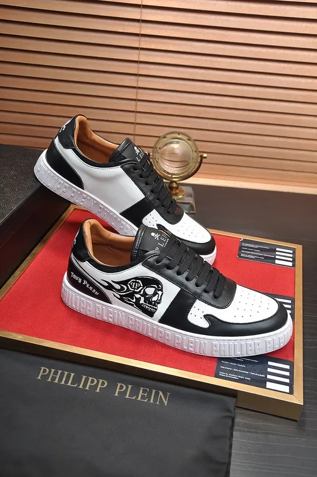 Philipp Plein Black White Skull-and-Flame Graphic Embossed Midsole Branding Lifestyle Sneakers 5