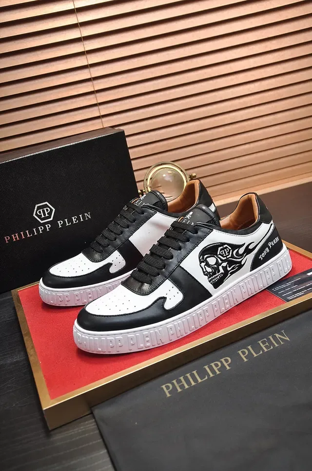 Philipp Plein Black White Skull-and-Flame Graphic Embossed Midsole Branding Lifestyle Sneakers 7