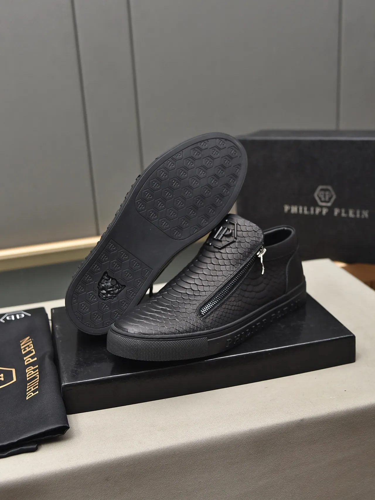 Philipp Plein Snake-Embossed Zipper Black Lifestyle Sneaker 4