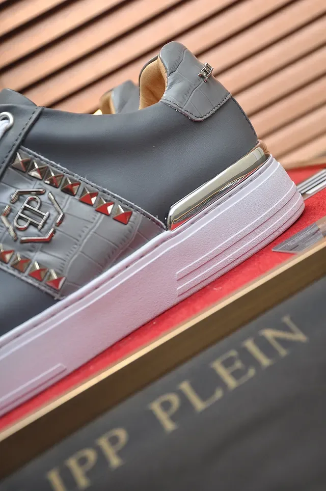 Philipp Plein গ্রে লেদার লাইফস্টাইল স্টাডড স্নিকার্স 2