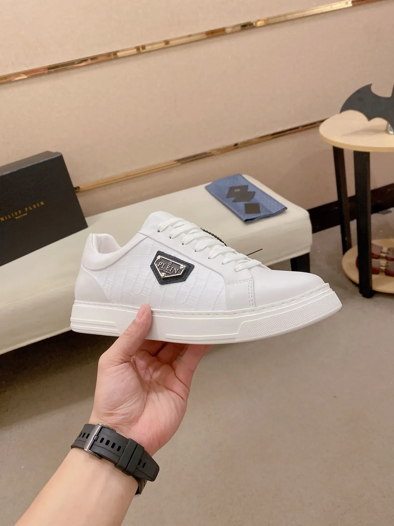 Philipp Plein Sneaker Lifestyle Blanc avec Logo Bouclier Croc-Embossed 4