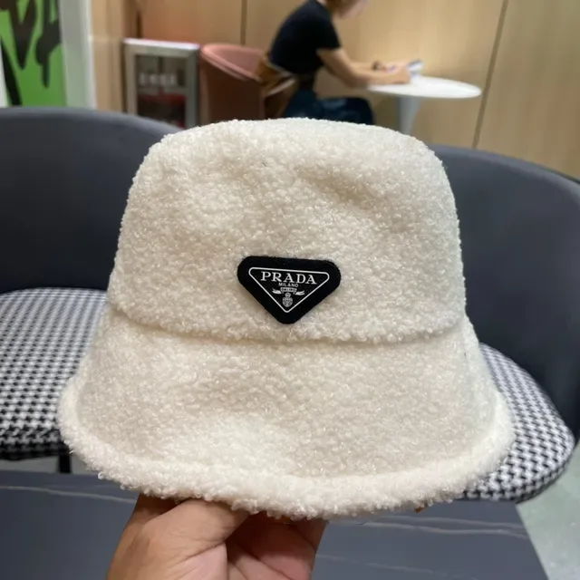Prada Bege Preto Chapéu Bucket Texturizado Plush Shearling Off-White 4
