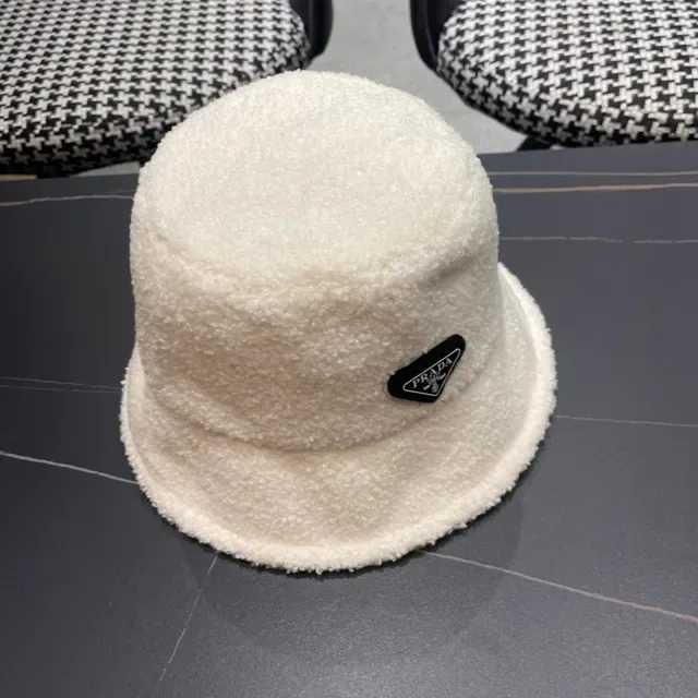 Prada Bege Preto Chapéu Bucket Texturizado Plush Shearling Off-White 8