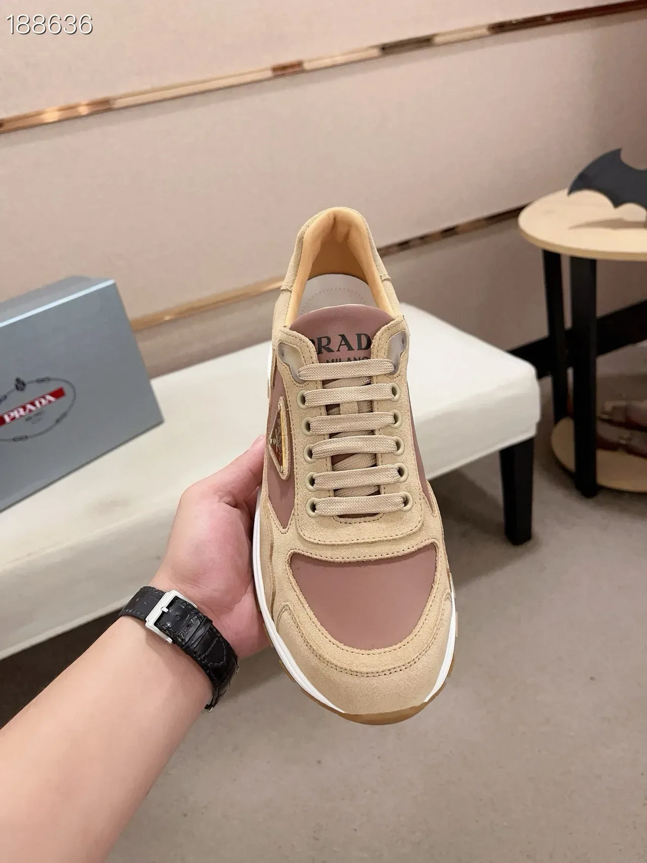 Prada Chaussures Lifestyle Beige Marrón de Suede-Leather Panelled avec Plaque Triangulaire de Logo 4