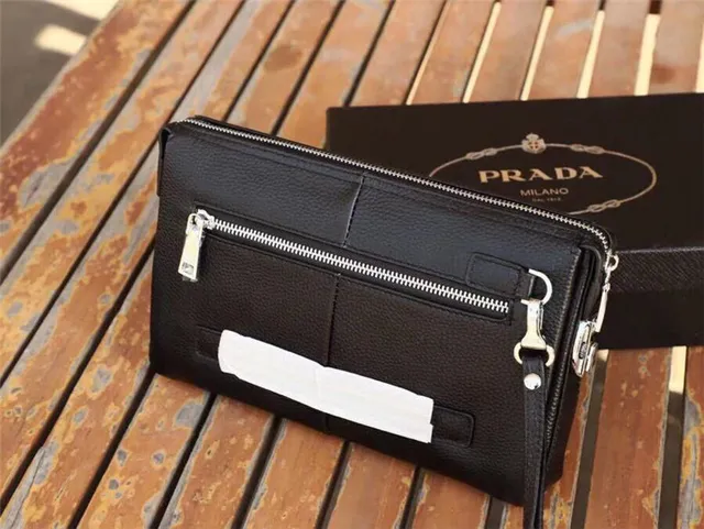 Prada কালো পেবল্ড লেদার জিপ-টপ ক্লোজার এনভেলপ ক্লাচ 8