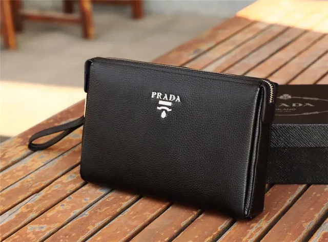 Prada কালো পেবল্ড লেদার জিপ-টপ ক্লোজার এনভেলপ ক্লাচ 9