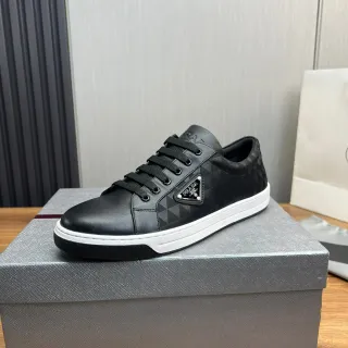Prada Tênis Lifestyle Preto e Branco Couro Superior Painel Geométrico Acolchoado