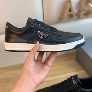 Prada Preto Branco Couro Superior Placa Logo Metálico Triangular Lifestyle Sneakers
