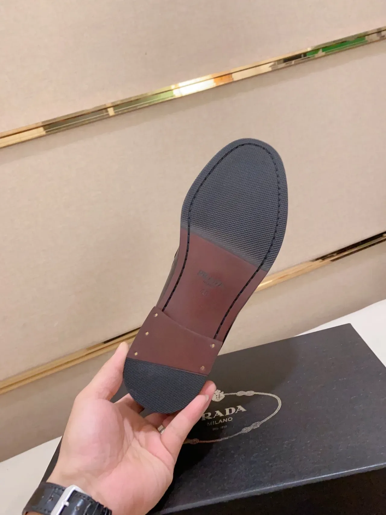 Prada भूरे काले कैप टो स्मूथ लेदर ऑक्सफोर्ड जूते 2