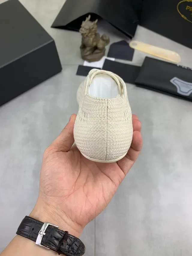 Prada Cloudbust Sneakers Lifestyle Beige Blanc Partie Supérieure Tissée Grid Semelle Plate Caoutchouc 3