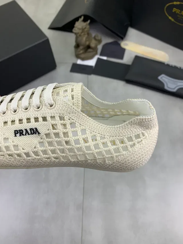 Prada Cloudbust Sneakers Lifestyle Beige Blanc Partie Supérieure Tissée Grid Semelle Plate Caoutchouc 4