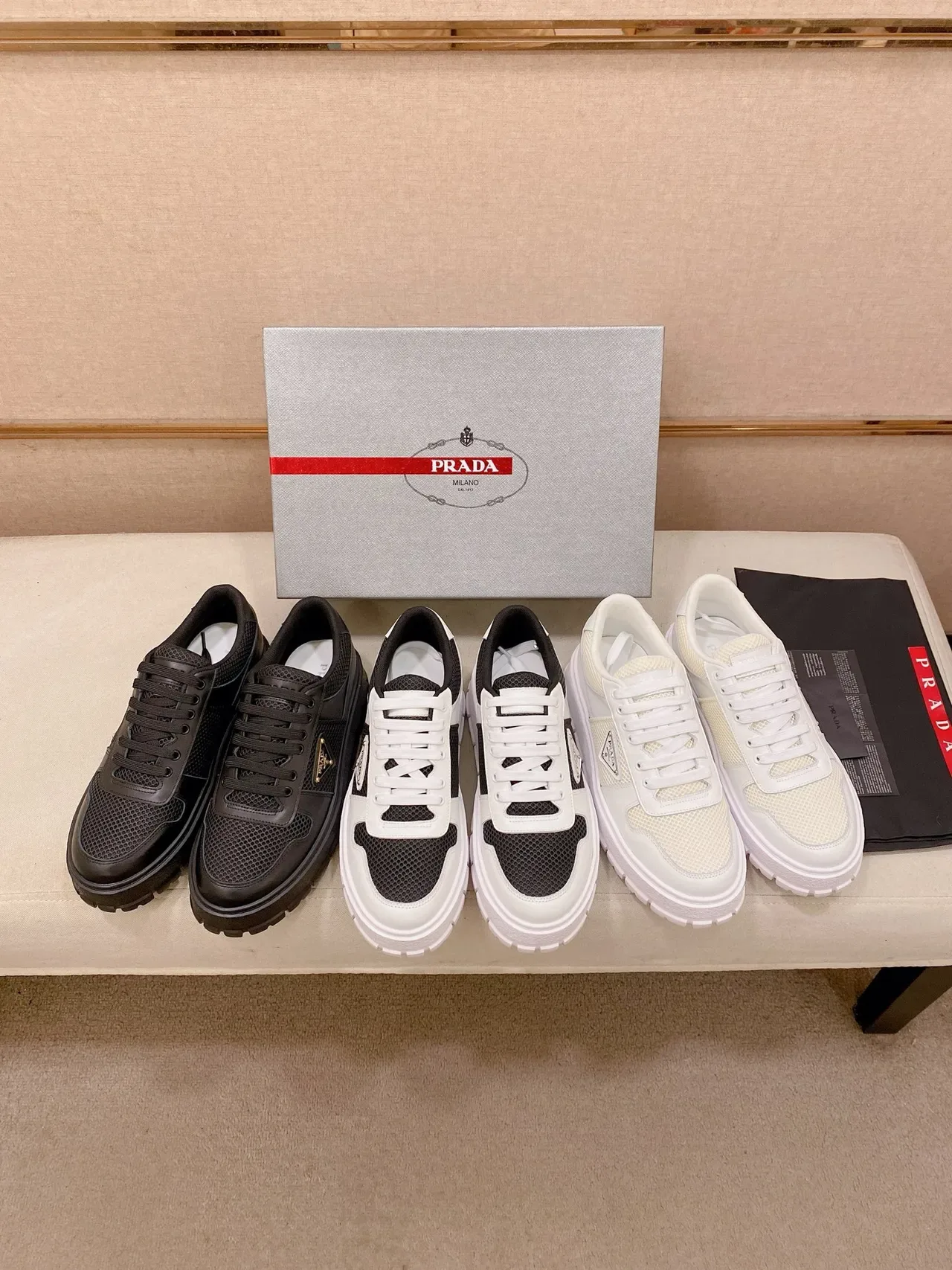 Prada Cloudbust Zapatillas Plataforma Negro Malla y Cuero Lifestyle 2