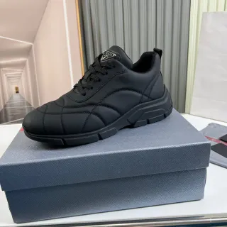 Prada Cloudbust Black sneakers chunky avec upper matelassé et rembourré, semelle sculptée