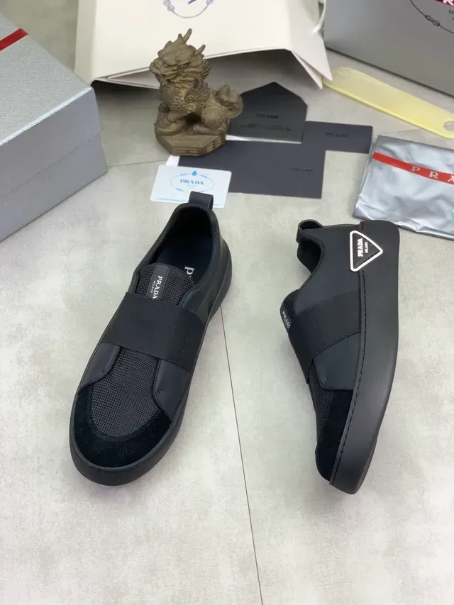Prada Cloudbust Sneakers Lifestyle Negro Correa Elástica Slip-On 6