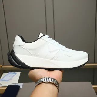 Prada Cloudbust 白黑生活方式运动鞋