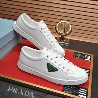Prada Cloudbust सादा এবং সবুজ চামড়ার লাইফস্টাইল স্নিকার্স