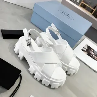 Prada Cloudbust सफेद मोटी लुग सोल कैजुअल सैंडल