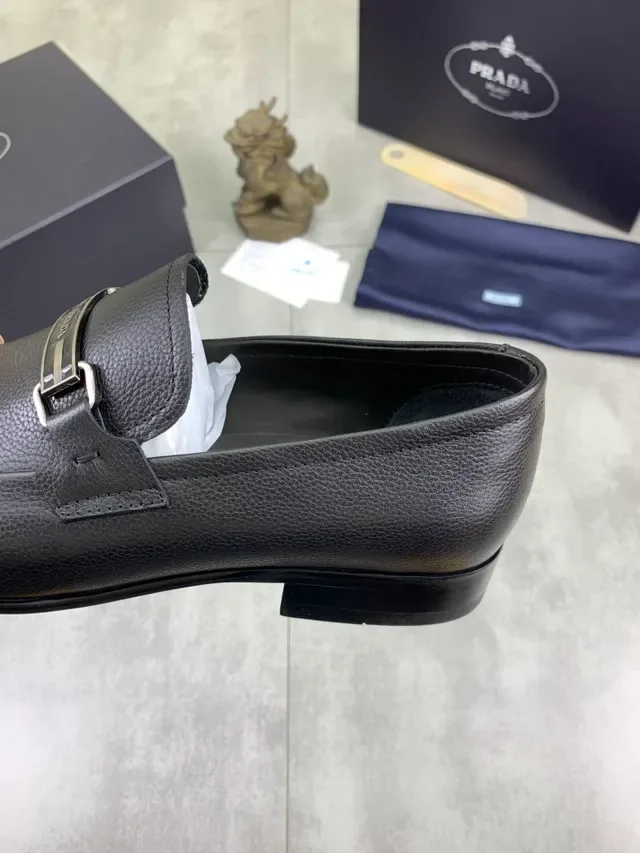 Mocassins Prada Horsebit Cuir Pebbled Noir 4