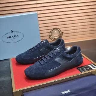 प्राडा नेवी सूड एंड लेदर Low-Top Lifestyle Sneakers