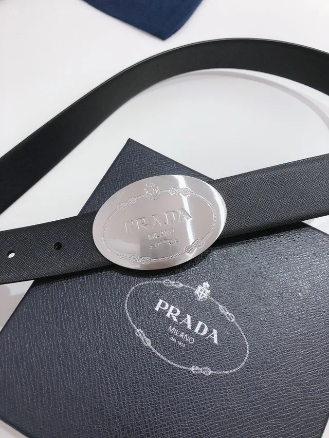 Prada Hebilla oval Negra Correa de Cuero 2