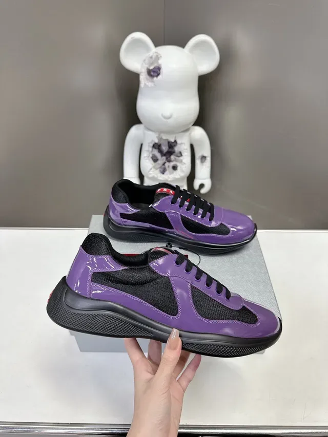 Prada বেগুনি কালো চকচকে পেটেন্ট লেদার মেশ কনট্রাস্ট লাইফস্টাইল স্নিকার্স 2