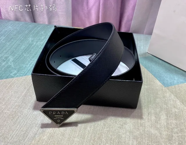 Prada 三角扣 Saffiano 皮革腰带 6