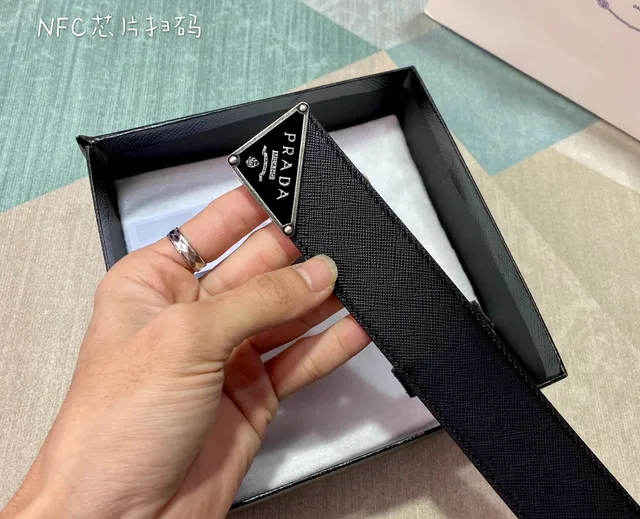 Prada 三角扣 Saffiano 皮革腰带 8