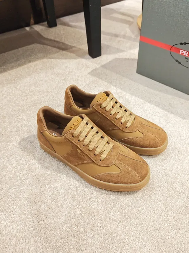 Prada Sneakers Lifestyle en daim et cuir bicolore 4