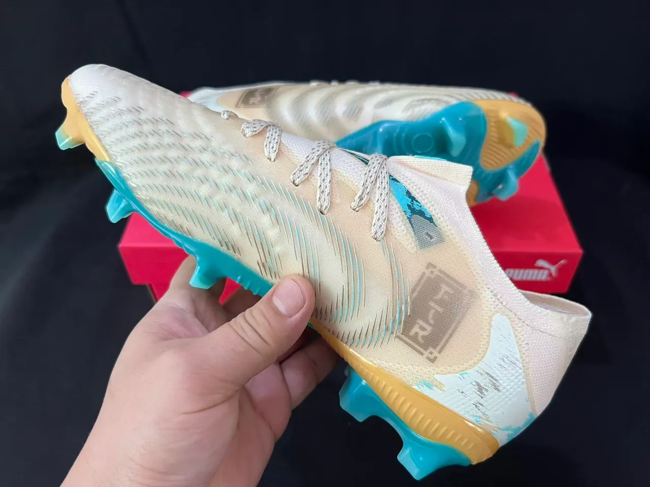 Puma Future Z Beige Blue Knitted Sock-Fit Upper Textured Ridge Detailing Firm-Ground Soccer Shoes 2