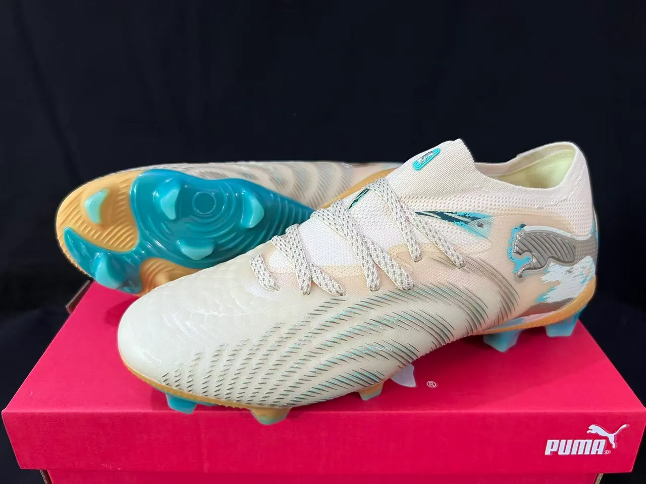 Puma Future Z Beige Blue Knitted Sock-Fit Upper Textured Ridge Detailing Firm-Ground Soccer Shoes 8